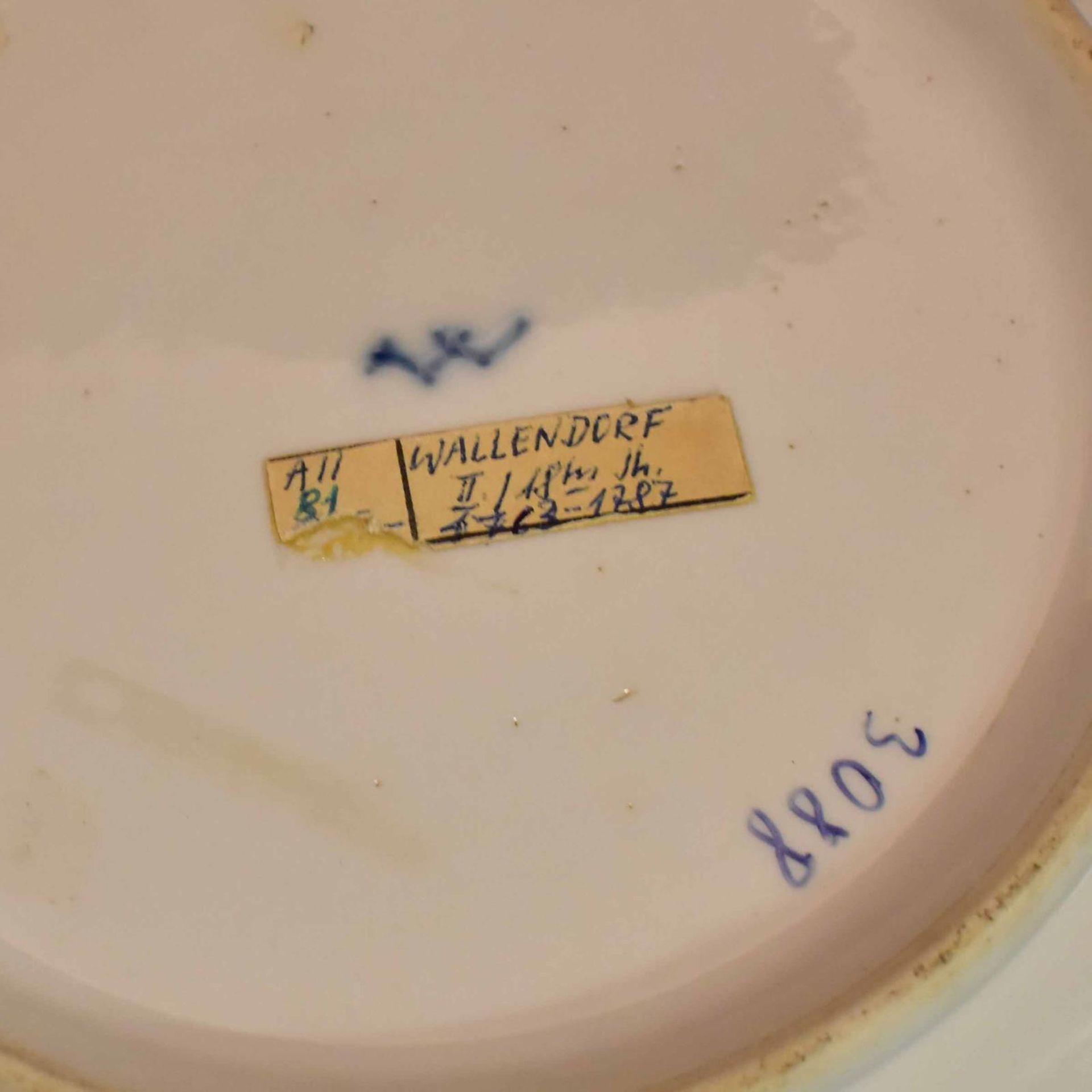 Zwei Teller. Wallendorf, 18. Jh. | Porzellan, unterglasurblauer Dekor. - Bild 3 aus 3