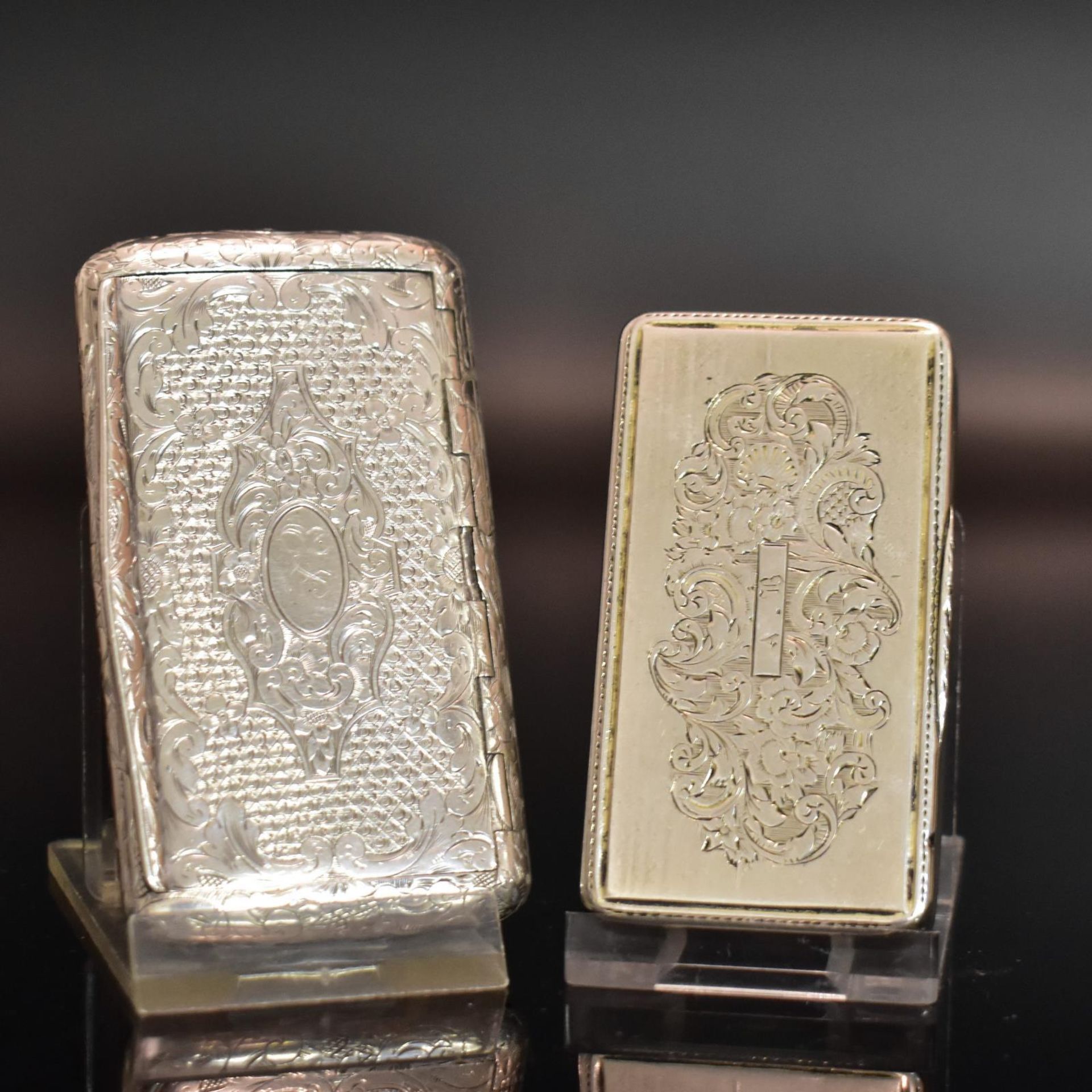 Zwei Tabatieren. Frankreich bzw. Portugal, Lissabon, nach 1886 | Silber, innen vergoldet.