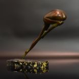 Abstrakter Akt. 20. Jh. | Bronze, patiniert. Marmorplinthe.