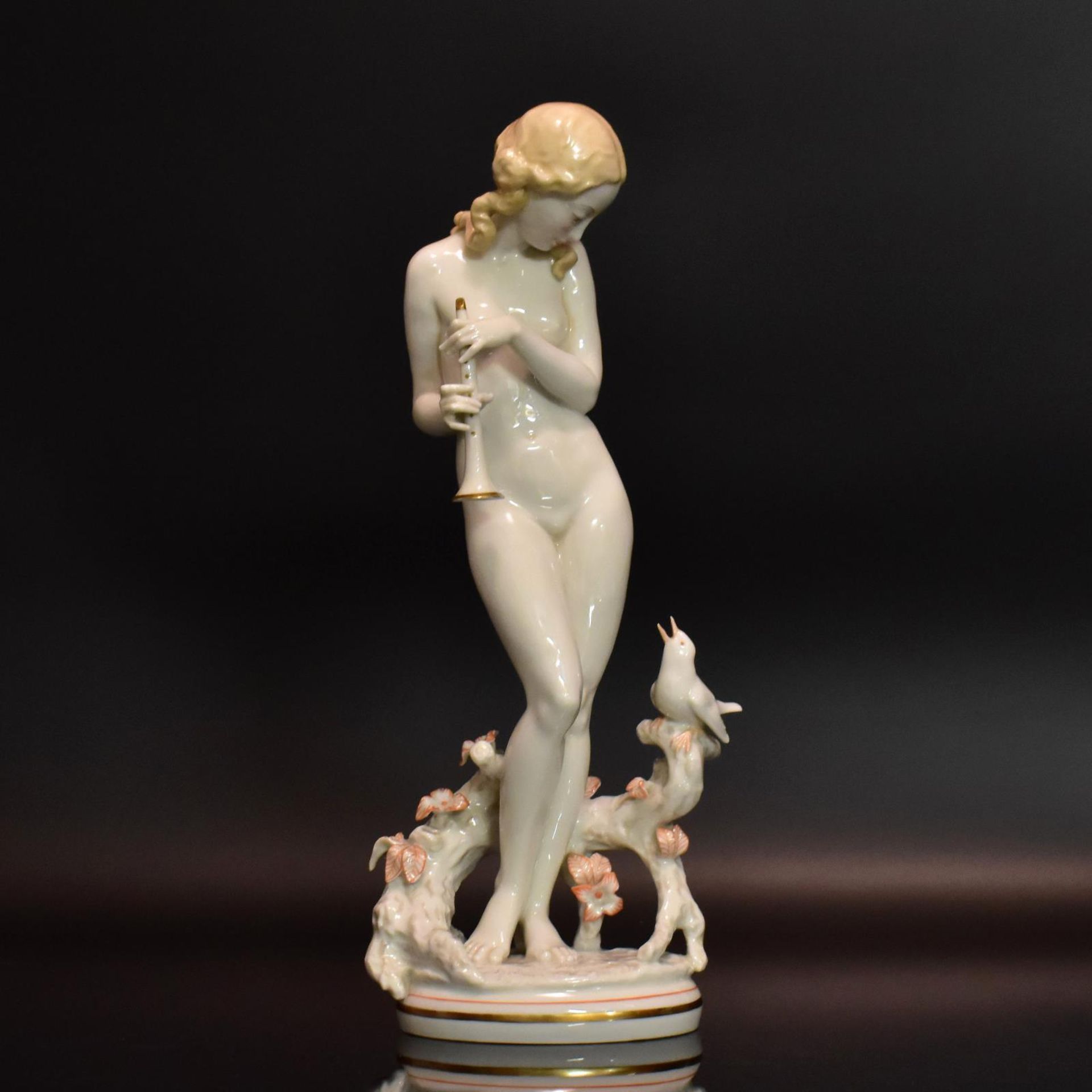 "Amsellied". Hutschenreuther, nach Entwurf von C. Werner | Porzellan, sparsame Farb- und Goldstaf...