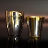 Zwei Becher. Deutschland, u.a. Waldstetten, Emil Hermann | Silber, tlw. vergoldet.