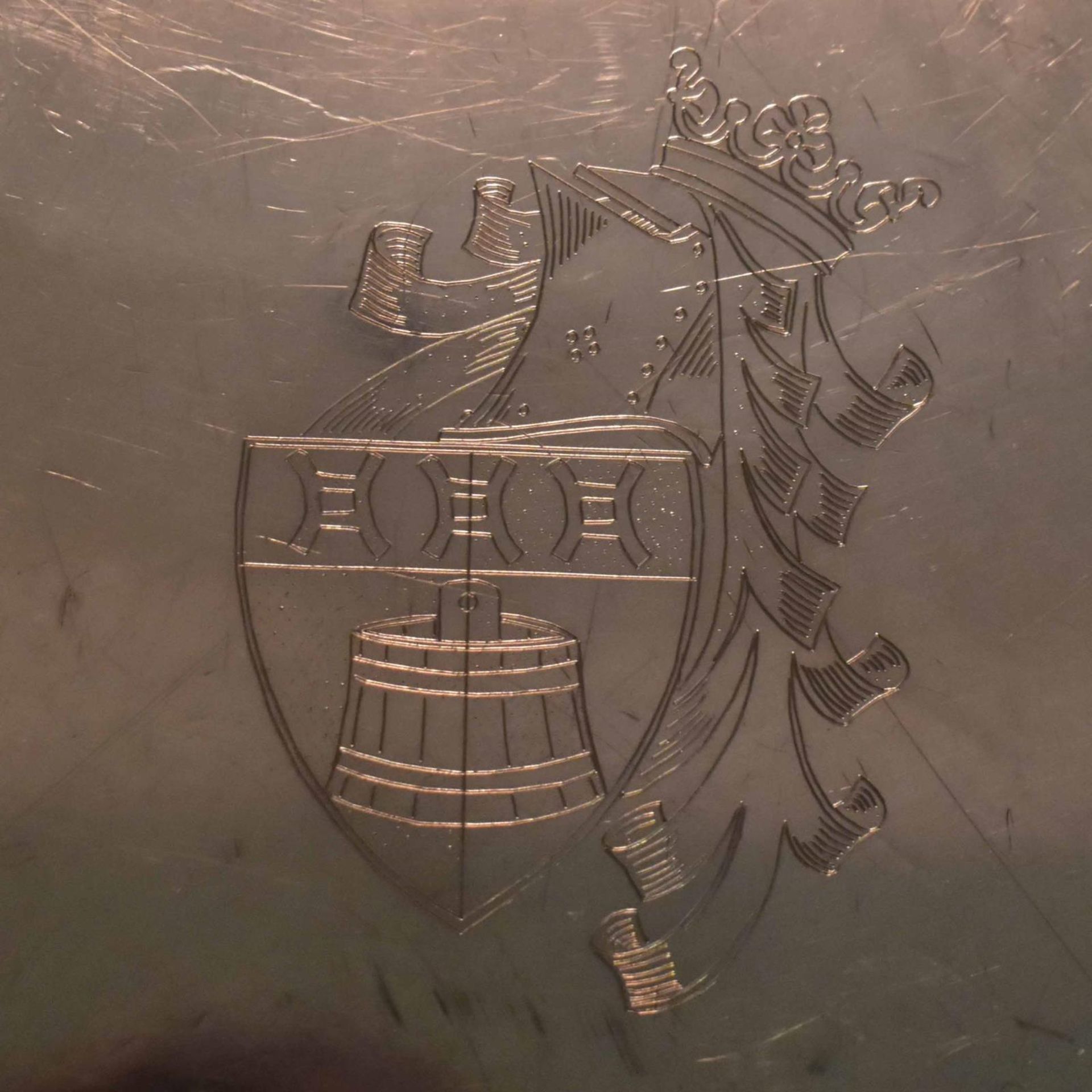 Rundes Tablett. Schwäbisch Gmünd, 20. Jh., Wilhelm Binder | Silber. - Bild 2 aus 3