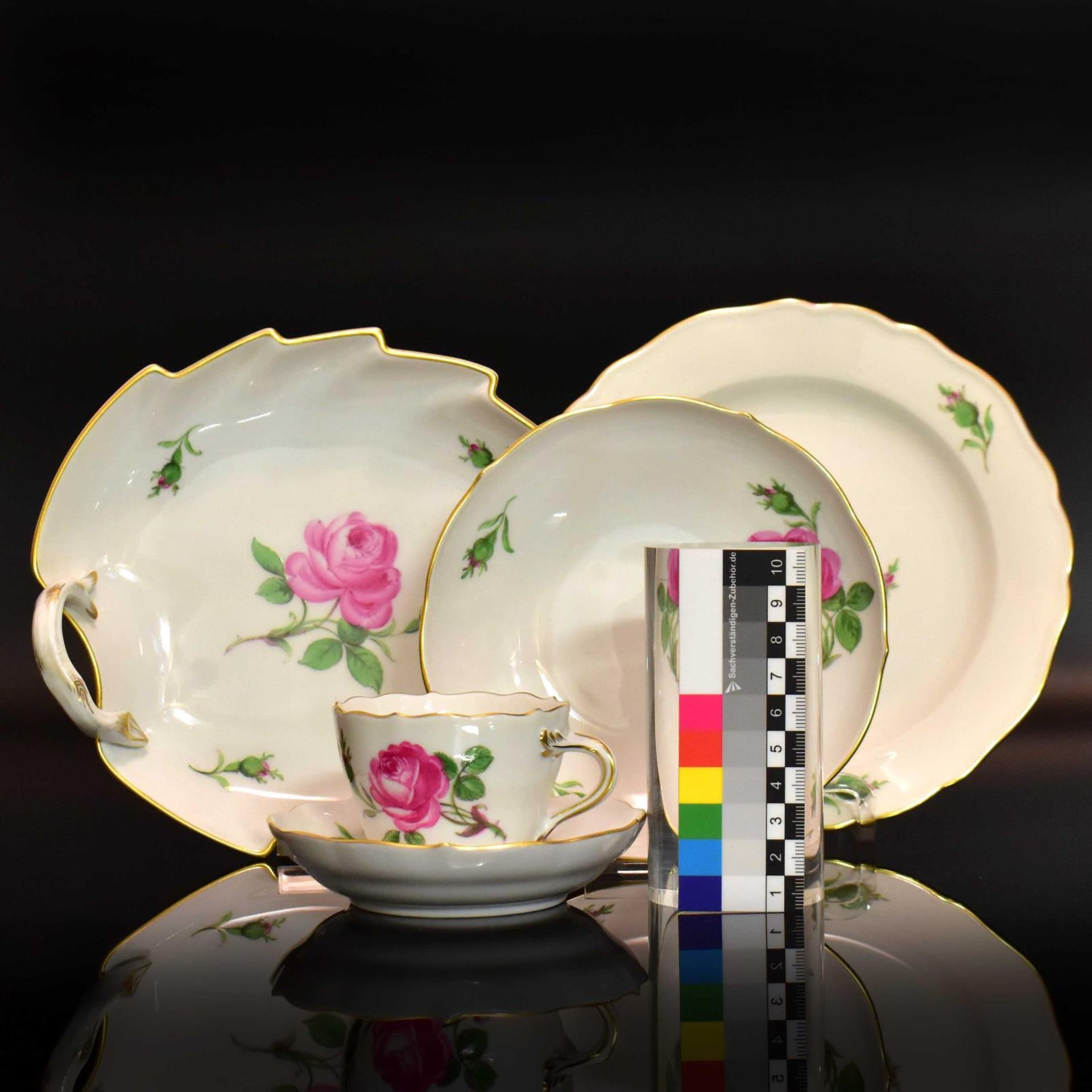 Restservice, 30tlg. Meissen | Porzellan, Farb- und Goldstaffagen. - Bild 2 aus 3