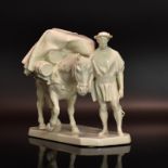 Salzsäumer mit Pferd. Nymphenburg, nach Entwurf von R. Lechner | Porzellan, weiß.