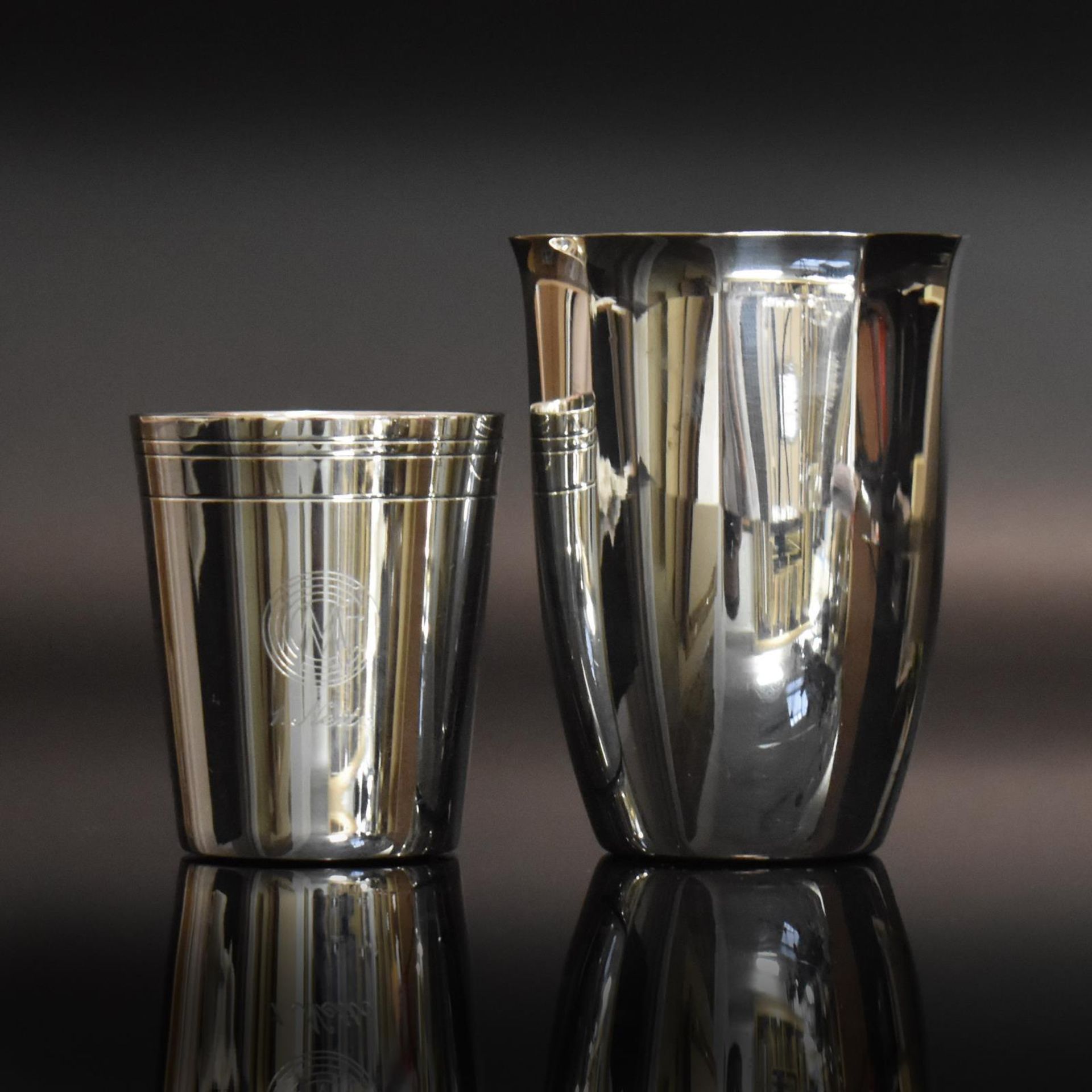 Zwei Becher.  U.a. Bremen-Hemelingen, Wilkens & Söhne | Silber.