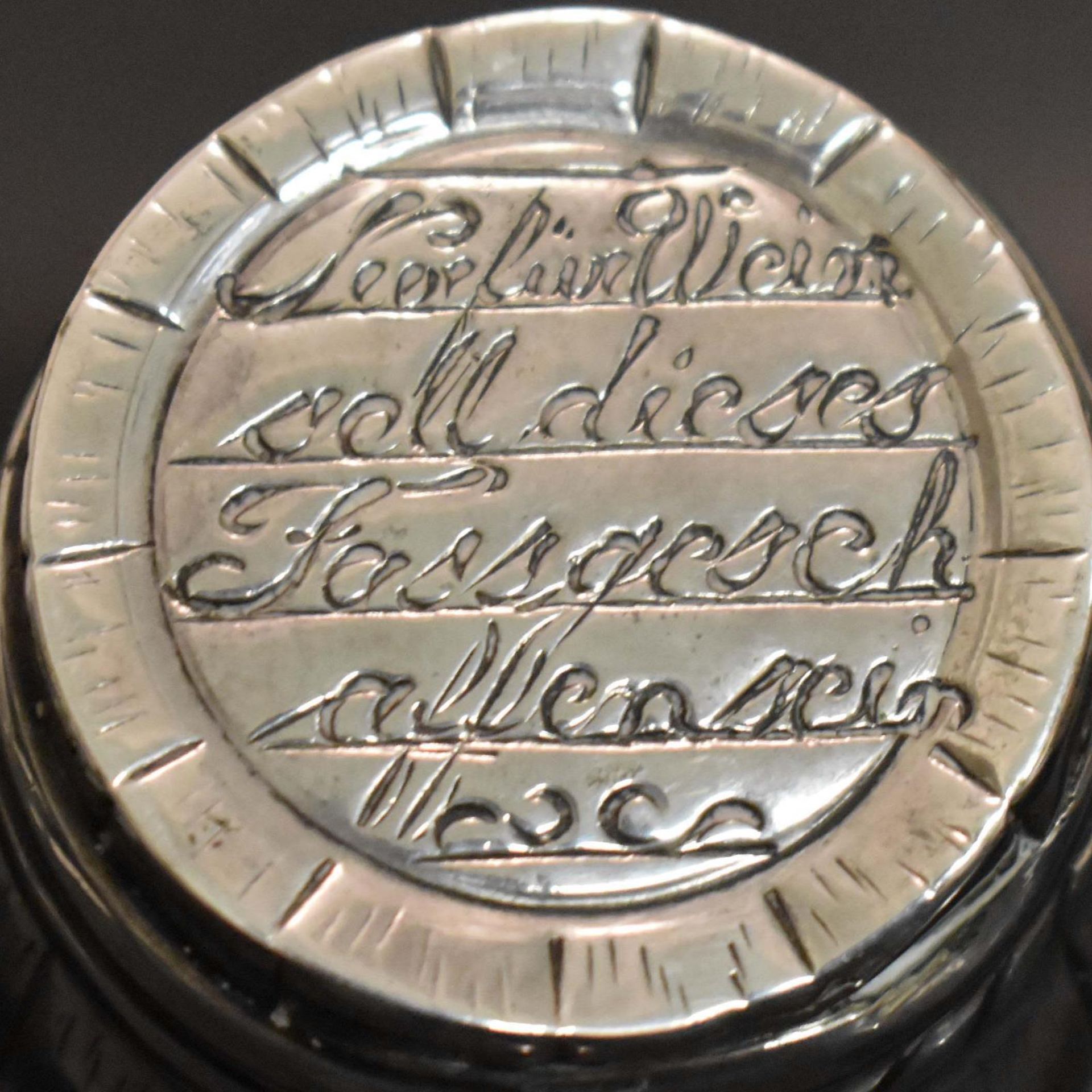 Kleiner Fassbecher. Wohl Hanau, Ende 19. Jh., Gebrüder Gutgesell | Silber. - Bild 5 aus 7