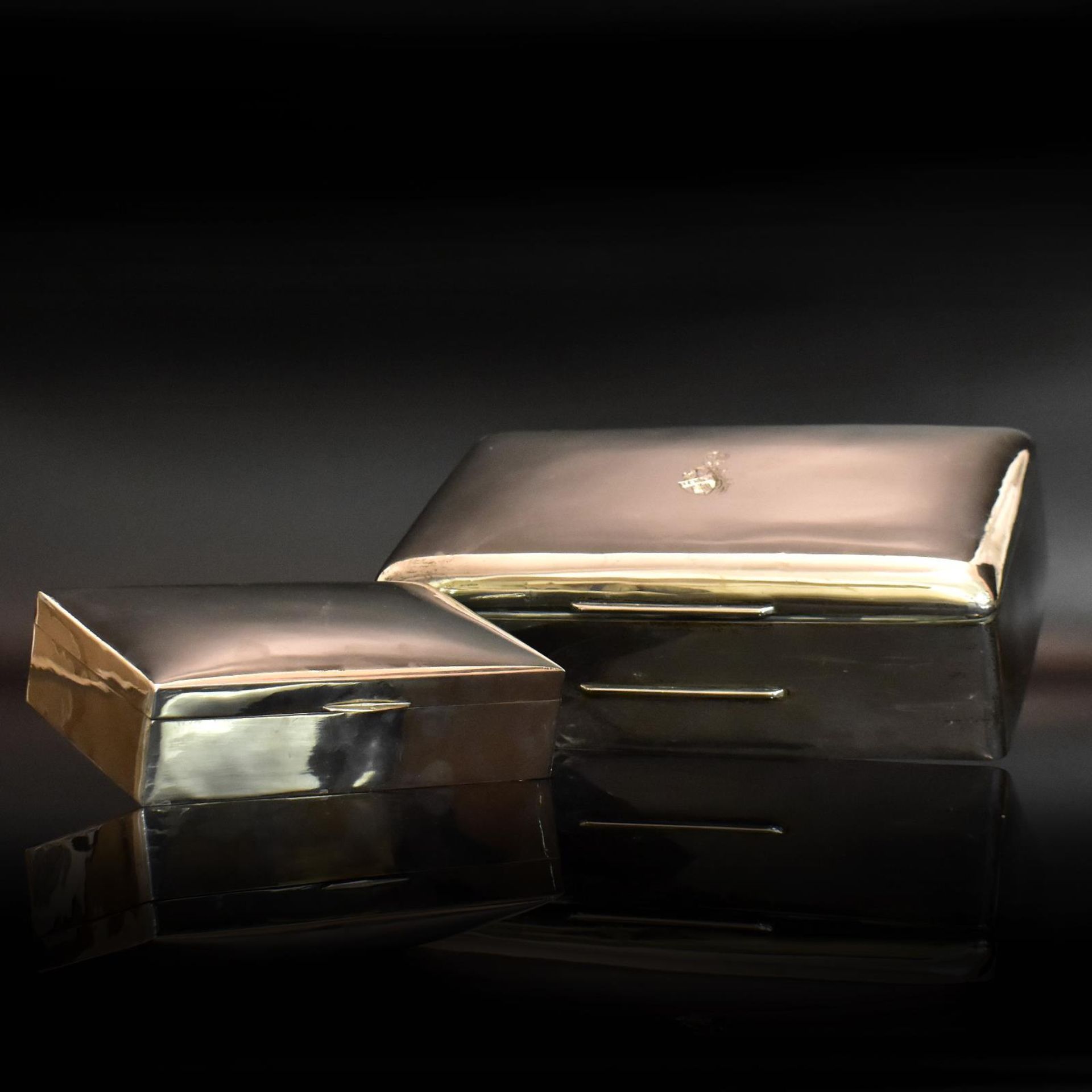 Zwei Dosen. U.a. Ägypten, Tanta | Silber, Holzkern.