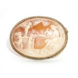 Brosche/Anhänger. Rahmung 8 K GG.