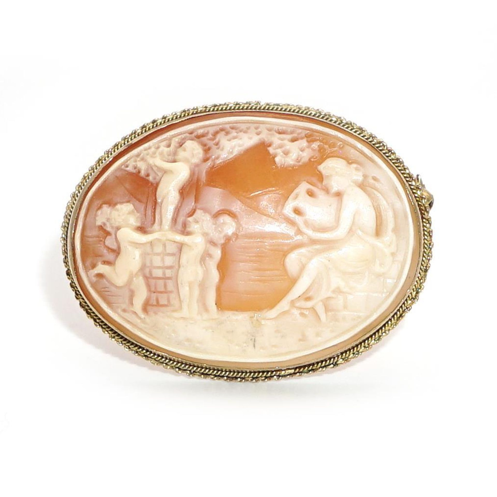 Brosche/Anhänger. Rahmung 8 K GG.