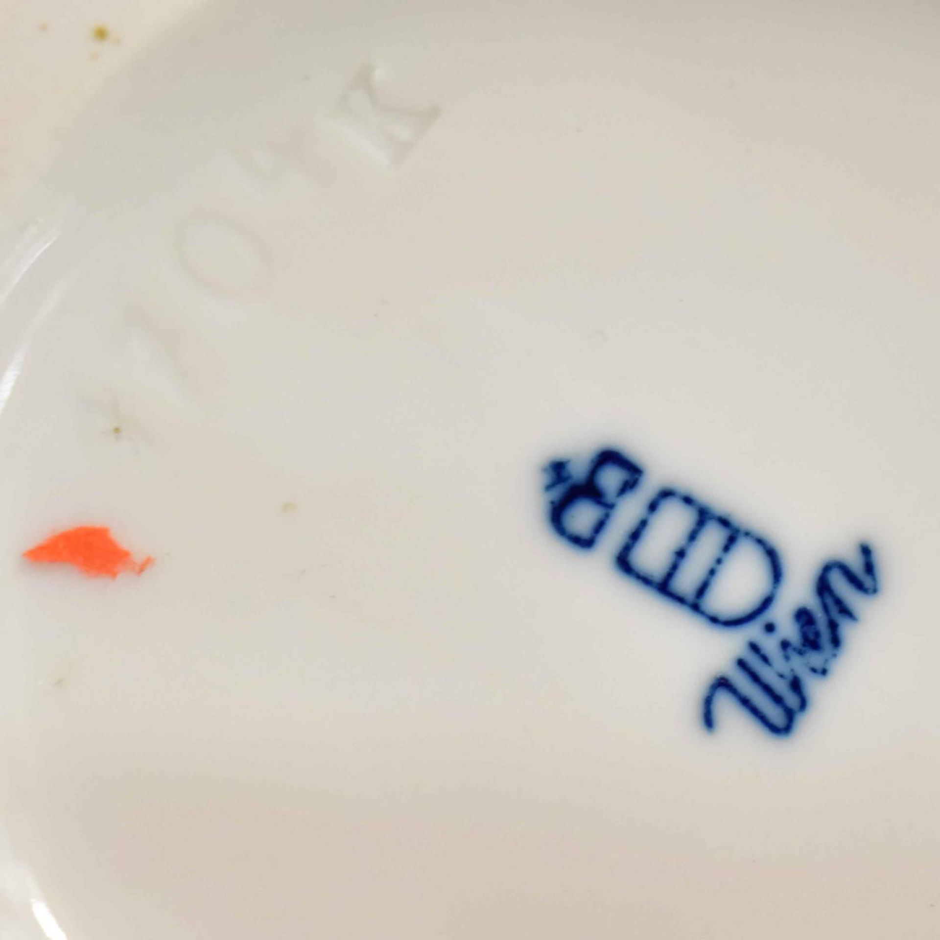 "Maskenträgerin". Wien, Augarten, nach Entwurf von M. Szendrö-Jaksch | Porzellan, weiß. - Bild 3 aus 3