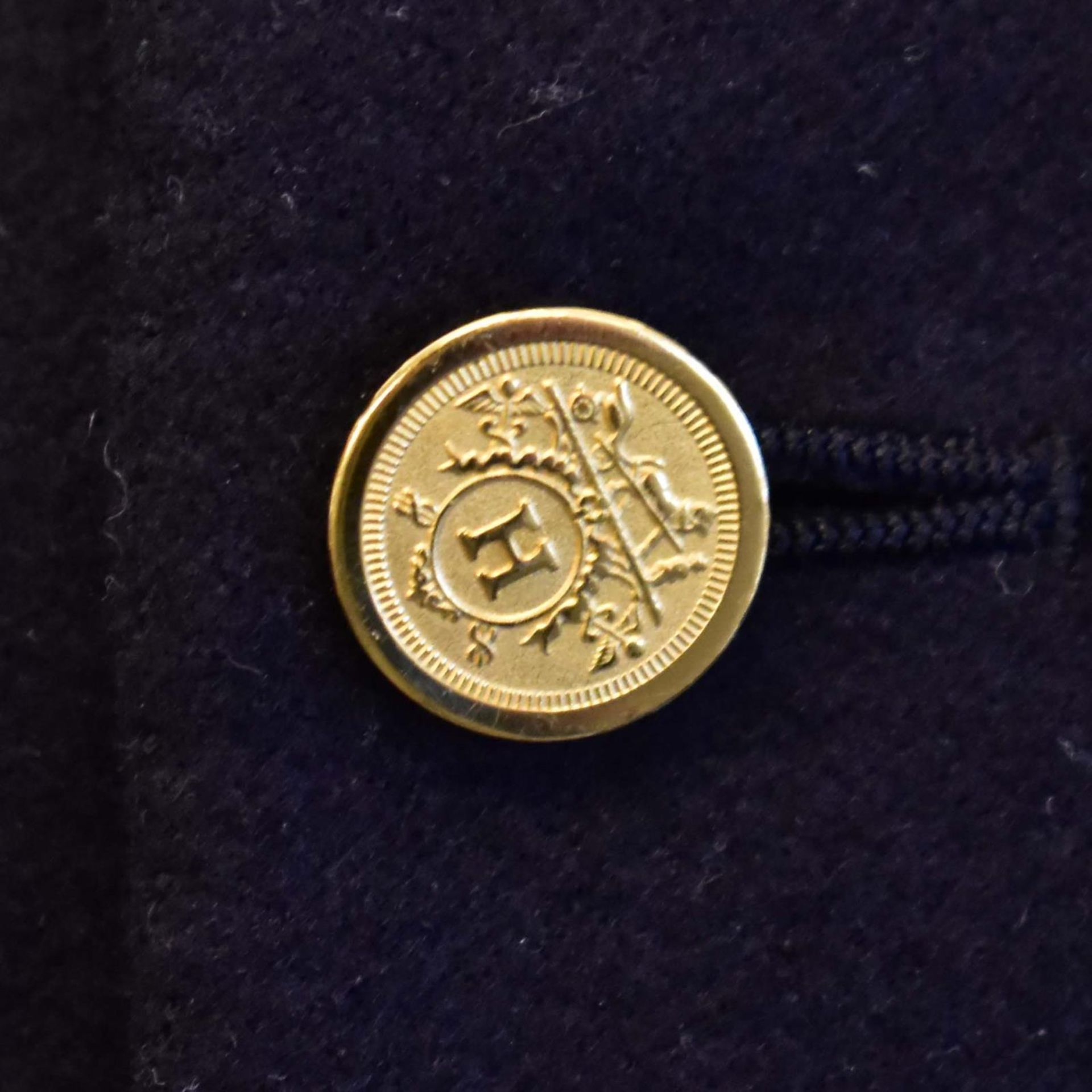 Drei Vintage-Westen. Hermès | 100% Seide, Wolle u.a. - Bild 5 aus 5