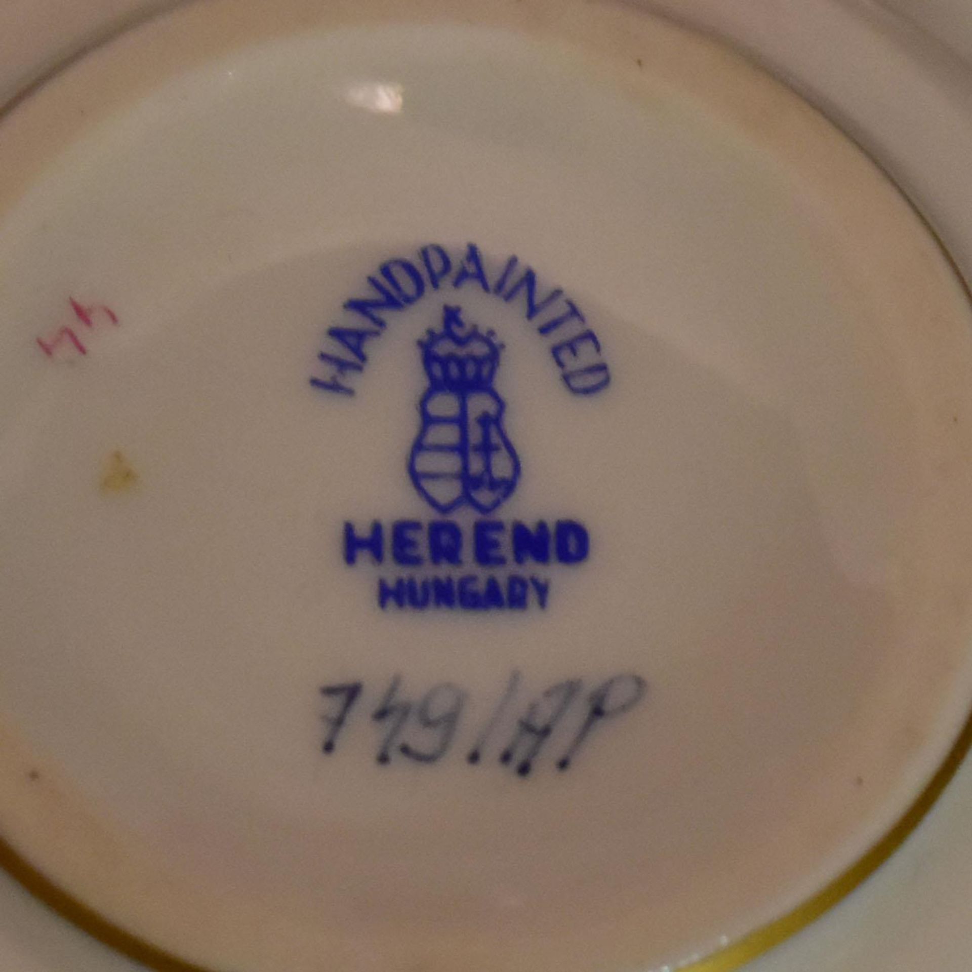 Zwölf Cremetöpfe und drei Schalen. Herend und Meissen | Porzellan, Farb- und Goldstaffagen. - Bild 2 aus 3