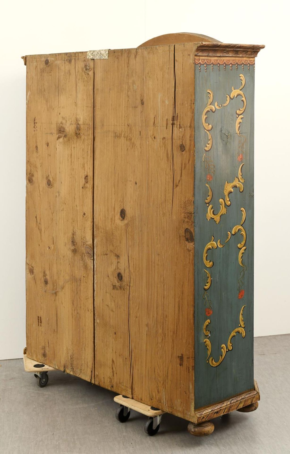 Jahreszeiten-Schrank. Um 1800 und später | Nadelholz, farbig bemalt, Metallbeschläge. - Bild 2 aus 2