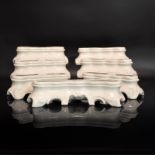 Sieben Jardinieren. Nymphenburg | Porzellan, weiß.