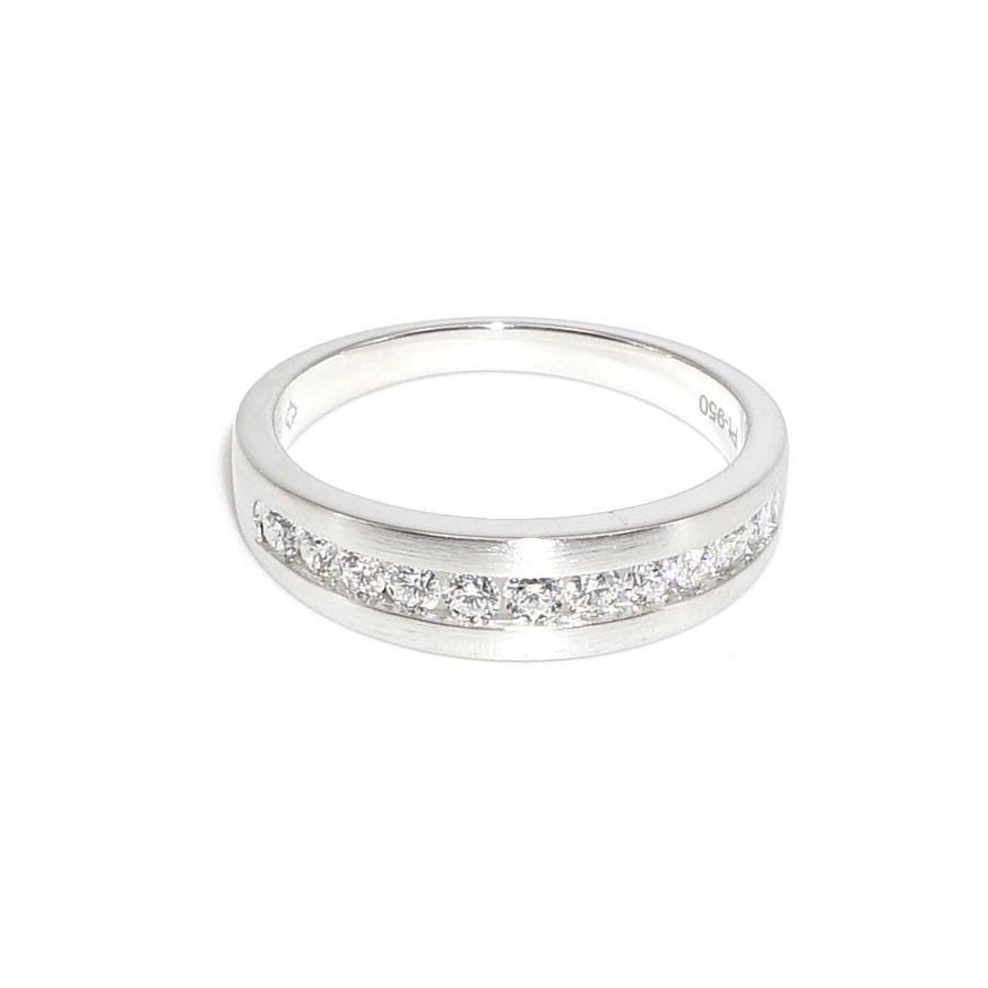 Ring. Platin, satiniert.