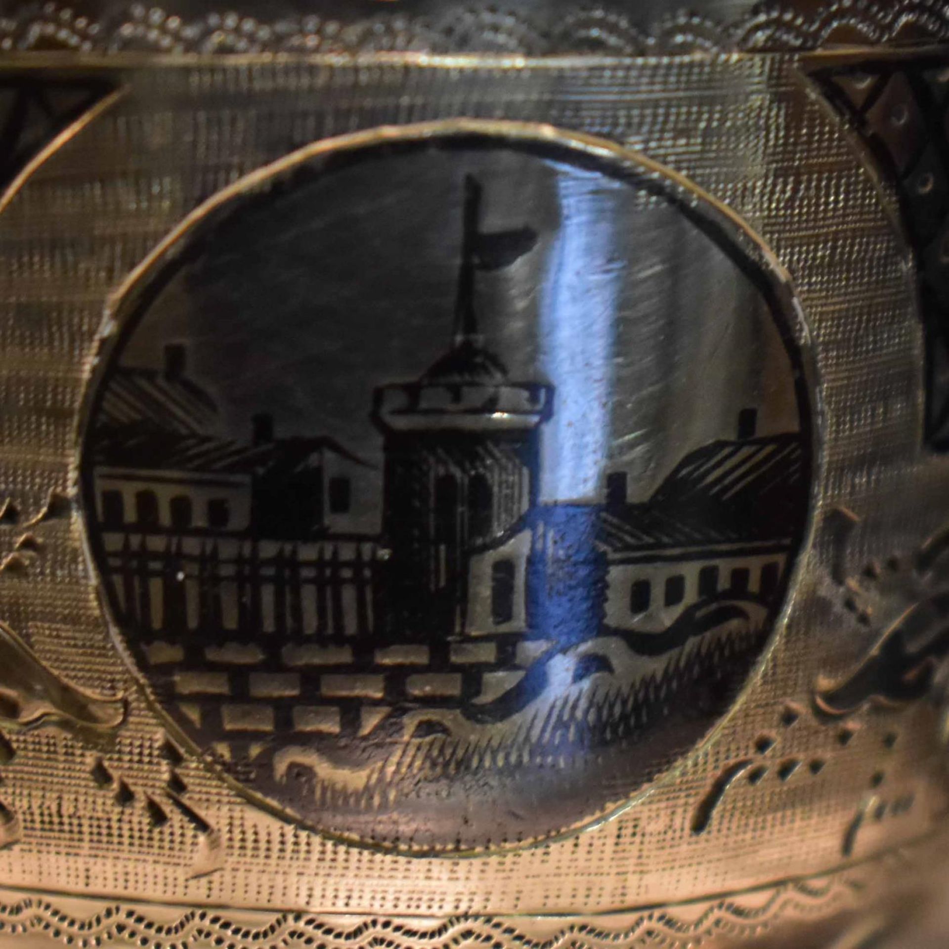 Tasse mit Untertasse. Moskau, 1869, Beschaumeister wohl Sawinkow, Viktor | Silber, Niello. - Bild 3 aus 7