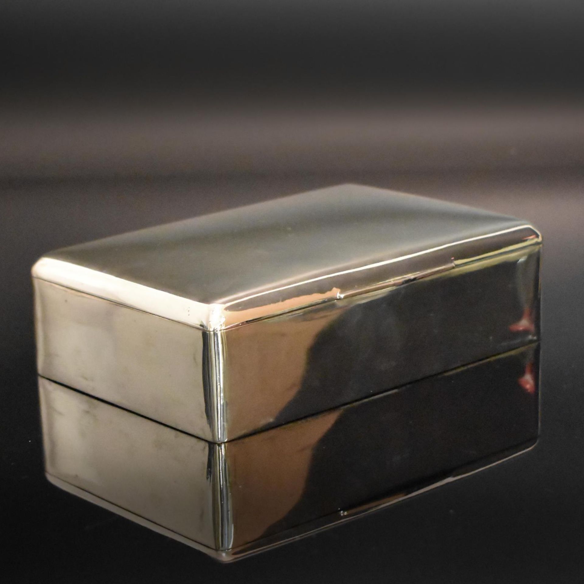 Dose. Österreich-Ungarn, Pest, 1872 - 1922 | Silber, Holzkern.