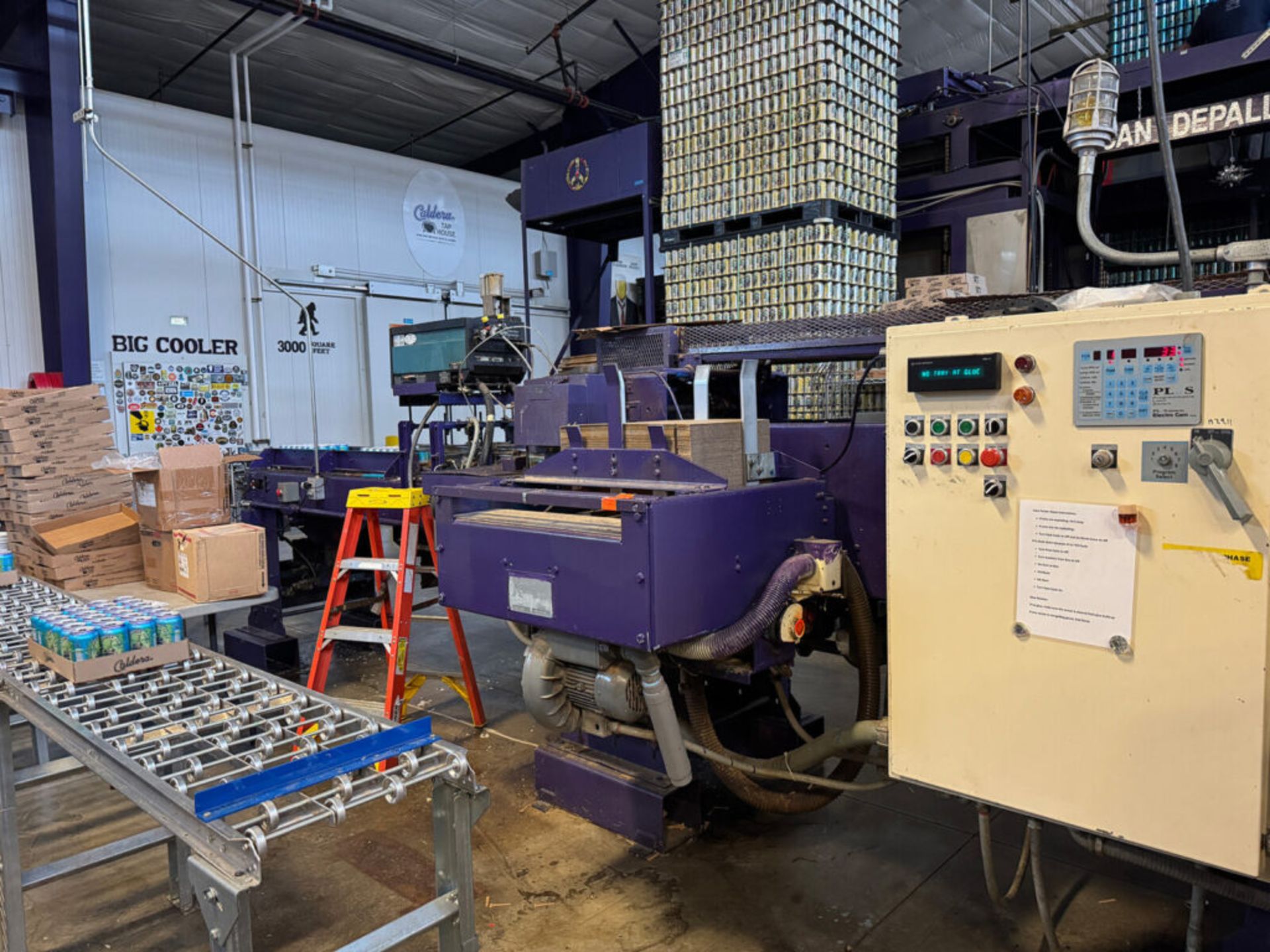 (Located in Ashland, OR) Kayat Engineering Ltd. case tray packer. Made in USA. Forms and glues case