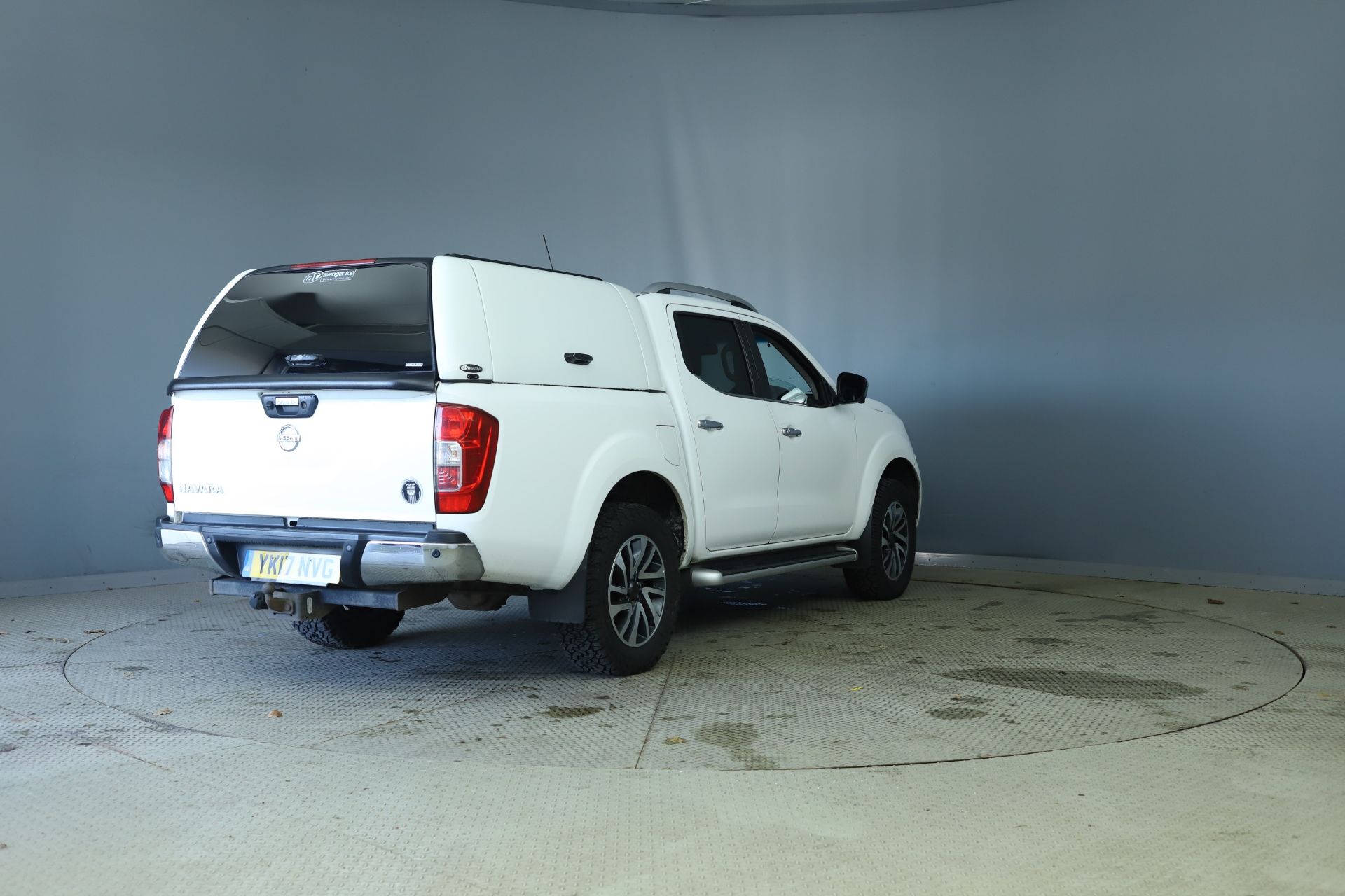 Nissan Navara 2.3 DCI * Teckna Edition - Double Cab Pick Up - 2017 17 Reg - Air Con - Rear Canopy - Image 2 of 12