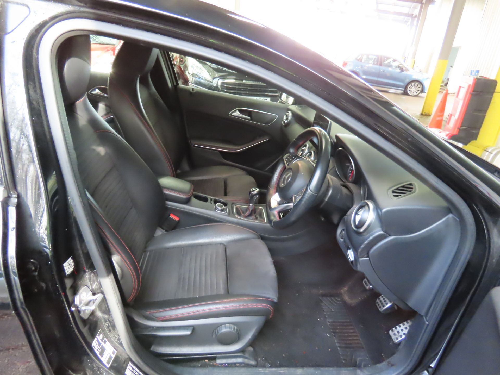 Mercedes Benz A180d AMG Line Premium - AUTO SS - 2018 18 Reg - Sat Nav - Reversing Camera - Air Con - Image 6 of 10