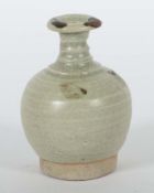 Vase mit Rostflecken China,