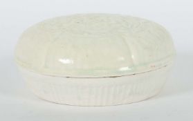 Deckeldose mit Blumenrelief China,