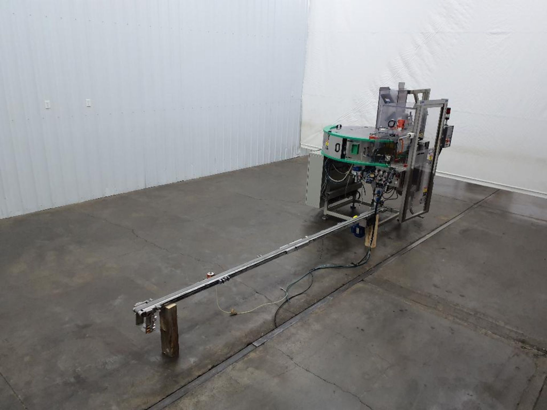 Used Tolke Cap Sorter: Ensures the cap is correctly oriented before ...