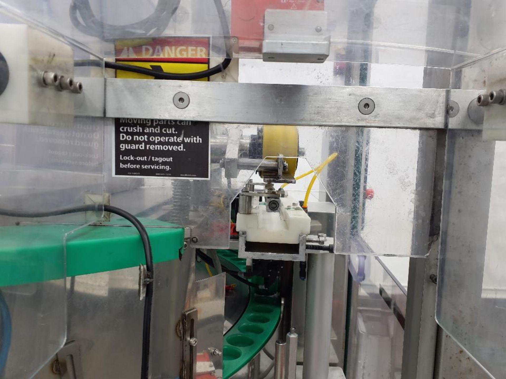 Used Tolke Cap Sorter: Ensures the cap is correctly oriented before ...