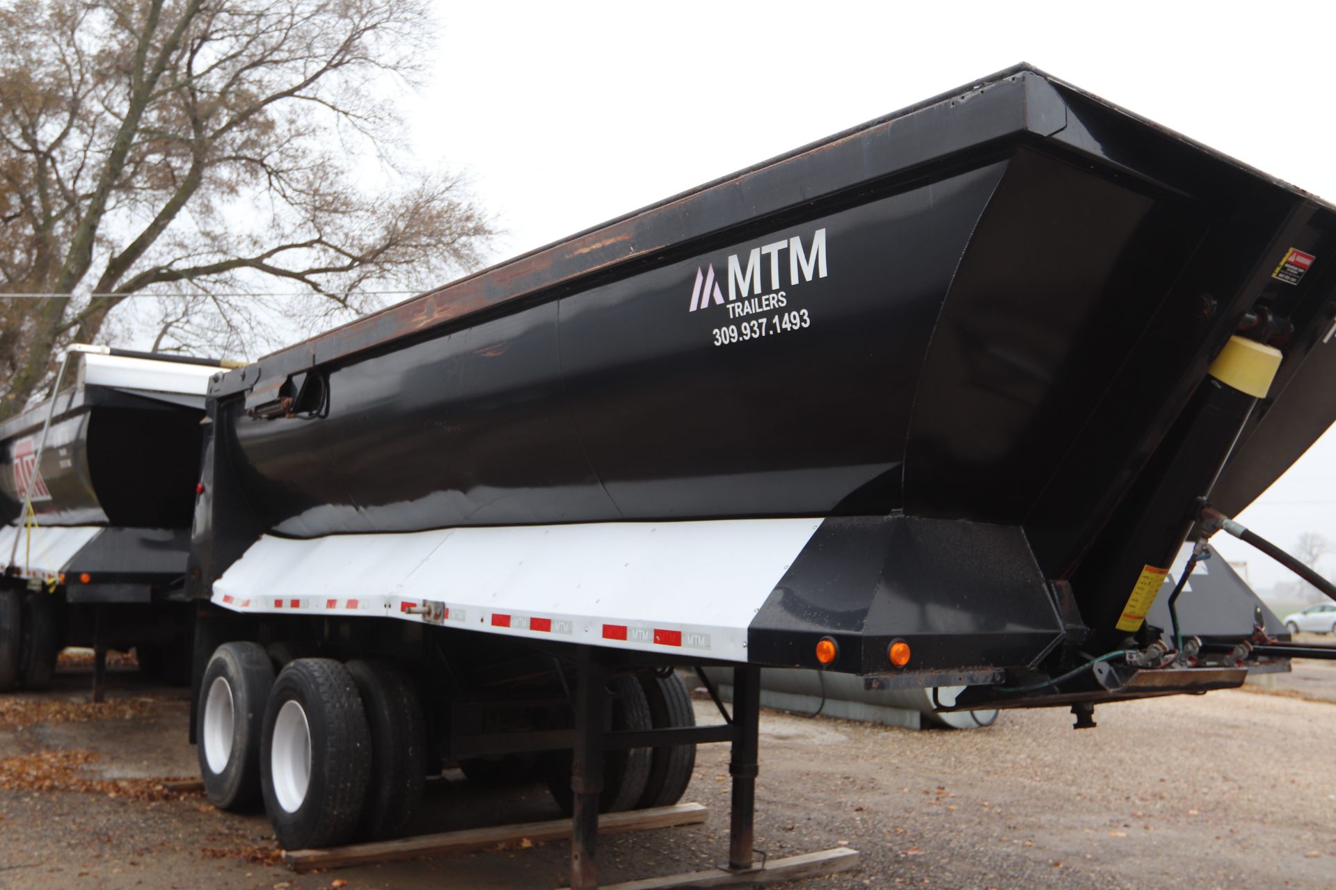 2018 MTM Midwest 23' Dump Trailer Frame less Steel Half Round End Dump ...