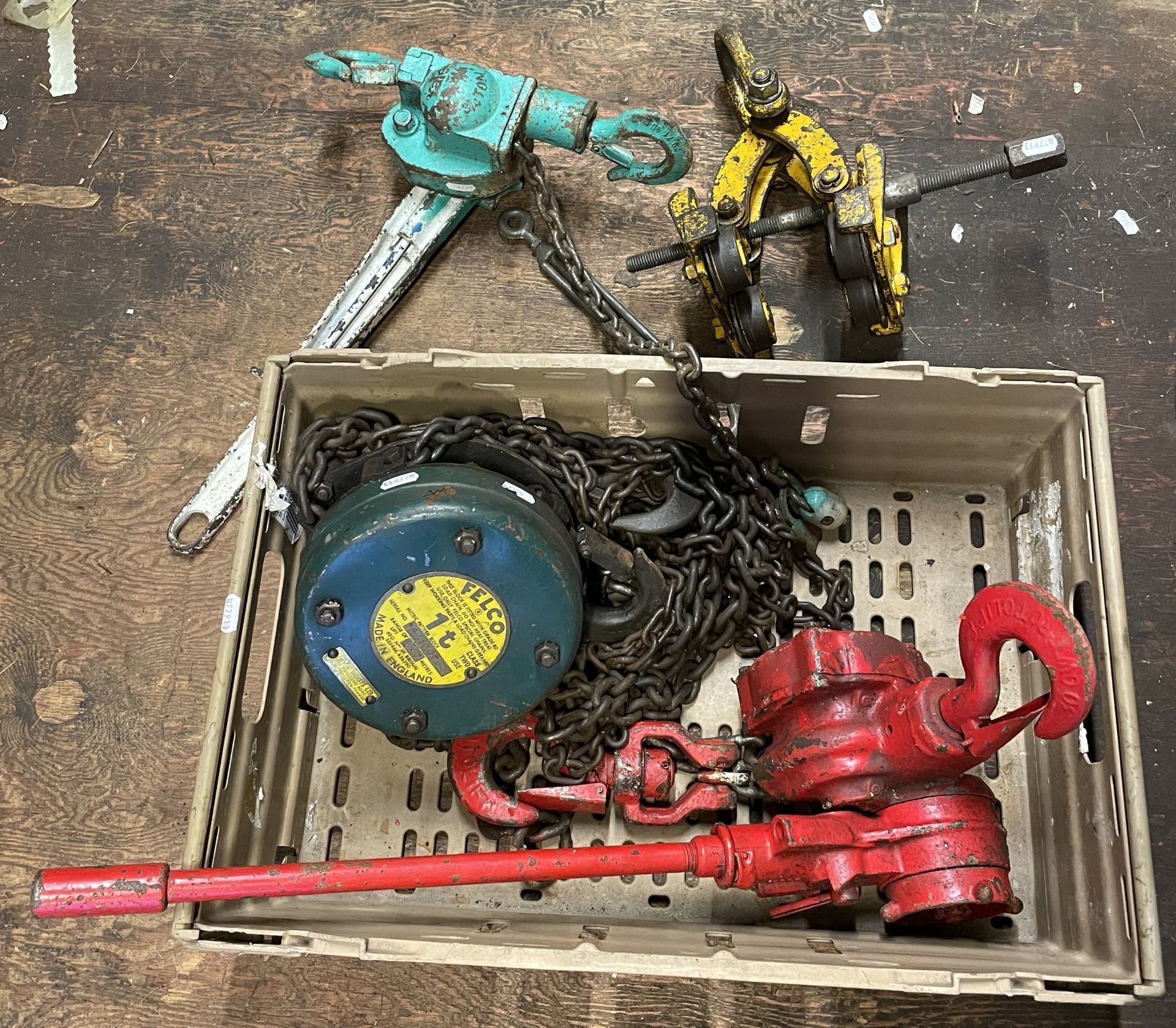 A Felco Rotolift manual level hoist, Yale manual level hoist, a Felco 1 tonne hoist serial number