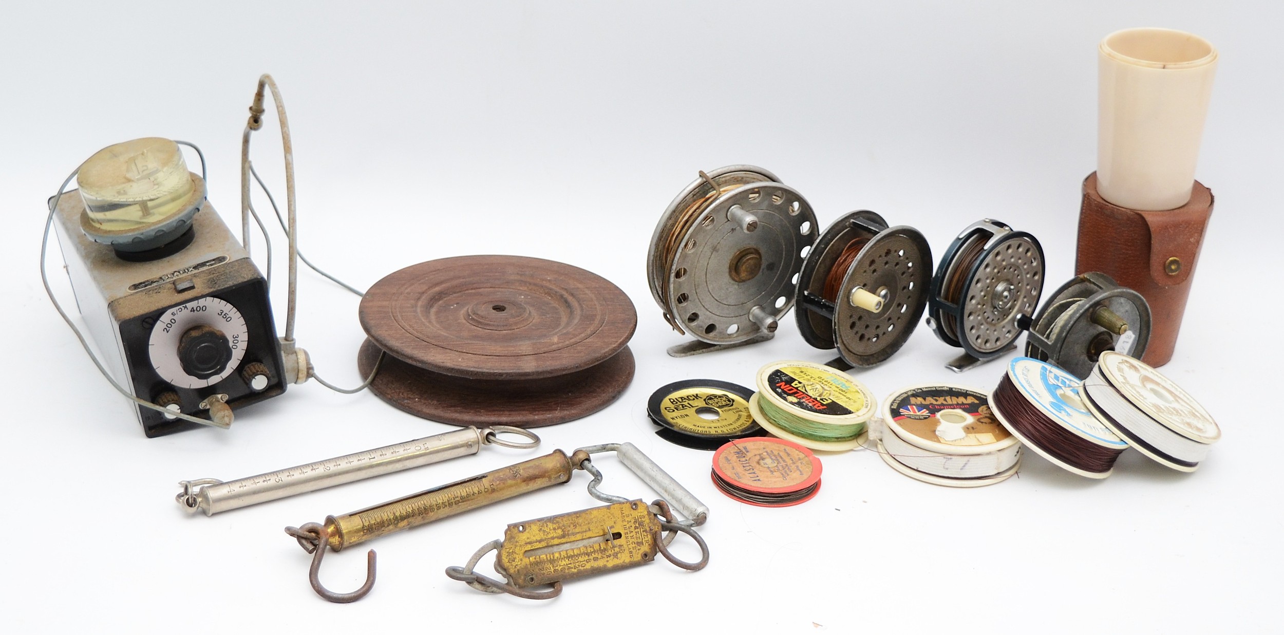 A Roddy 310 ventilated fly fishing reel, steel line guard, steel foot, single handle operation 8cm