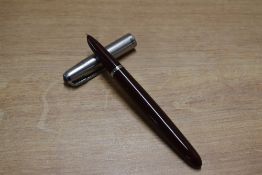A Parker 51 vacumatic fill fountain pen in Burgundy with lustraloy cap having Italic nib. Circa