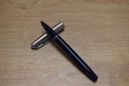 A Parker 51 MKIII aerometric fill fountain pen in Midnight Blue with lustraloy cap. Circa 1965