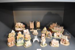 A selection of twenty three Lilliput Lane models to include 'Glamis Castle', 'Jeweller', '