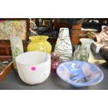 A quantity of 20th-century studio glass ware, to include a Swedish Kosta Boda 'Rainbow' bowl