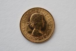 An Elizabeth II 1966 Gold Sovereign, Royal Mint, Rev George And Dragon, 8.00 Grams