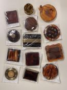 Assorted 20th century vintage compacts in tortoiseshell and imitation tortoiseshell, to include