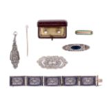 A COLLECTION OF JEWELLERY, 1900s/1920s