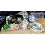 Decorative ceramics: to include aa Royal Stanley china Jacobean ware pattern fruit bowl  9"dia