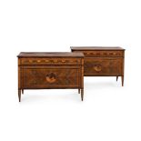 Pair of commodes Late 18th-early 19th Century - Walnut with precious woods inlays in fillets with