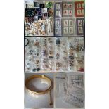 Modern costume jewellery and small collectables to include an Ikita necklace, a Lladro pin brooch in
