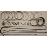 Silver, white metal and silver tone jewellery to include 2 hinged bangles 38.5g, a silver pendant in
