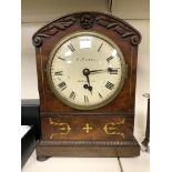 A VICTORIAN MAHOGANY AND BRASS INLAID BRACKET MANTEL CLOCK, CIRCULAR PAINTED DIAL WITH ROMAN