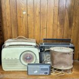 A QUANTITY OF VINTAGE RADIOS INCLUDING BUSH, GRUNDIG, SONY AND DECCA WITH A VINTAGE GRUNDIG HI-FI-