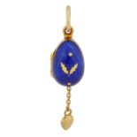 Victor Mayer for Fabergé | A blue enamel egg pendant Yellow metal