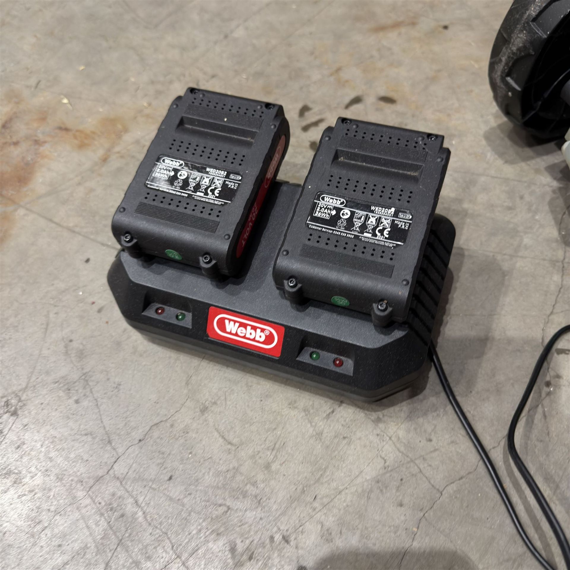 Webb 40v electric mower + Flymo GardenVac - Image 3 of 8