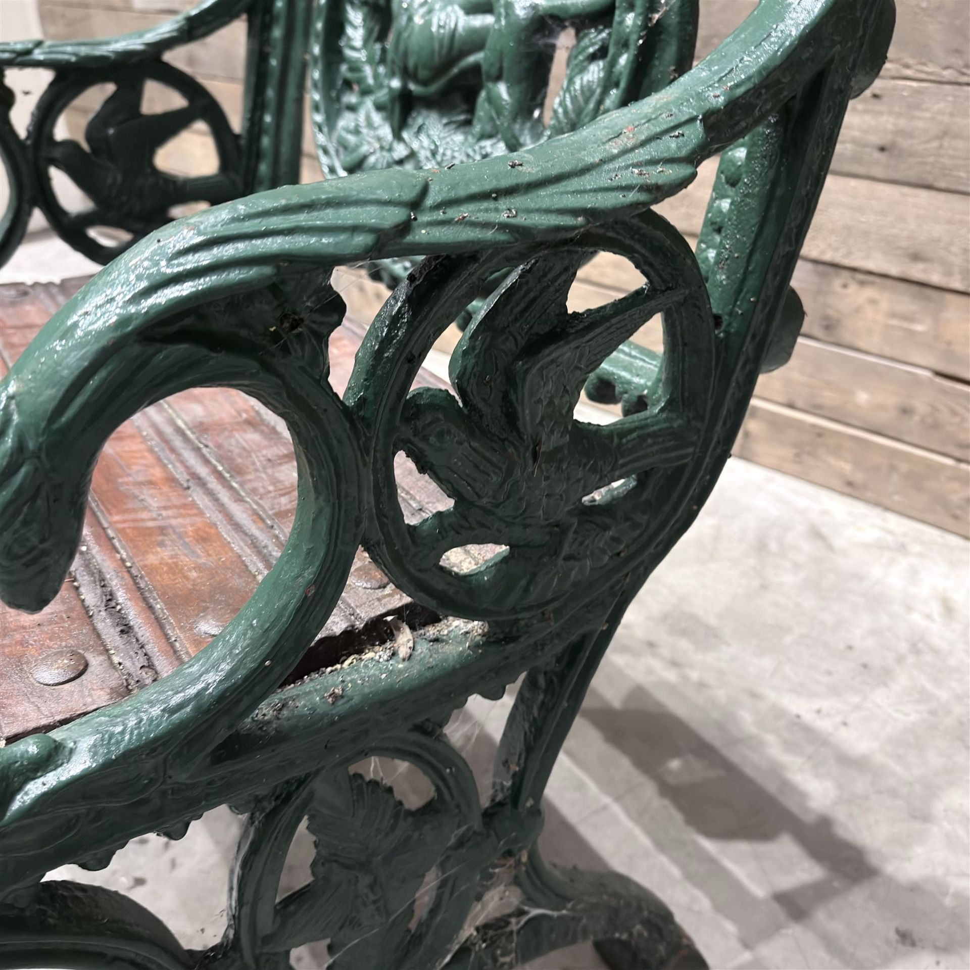 Cast iron and wood slatted garden seat - Image 6 of 7