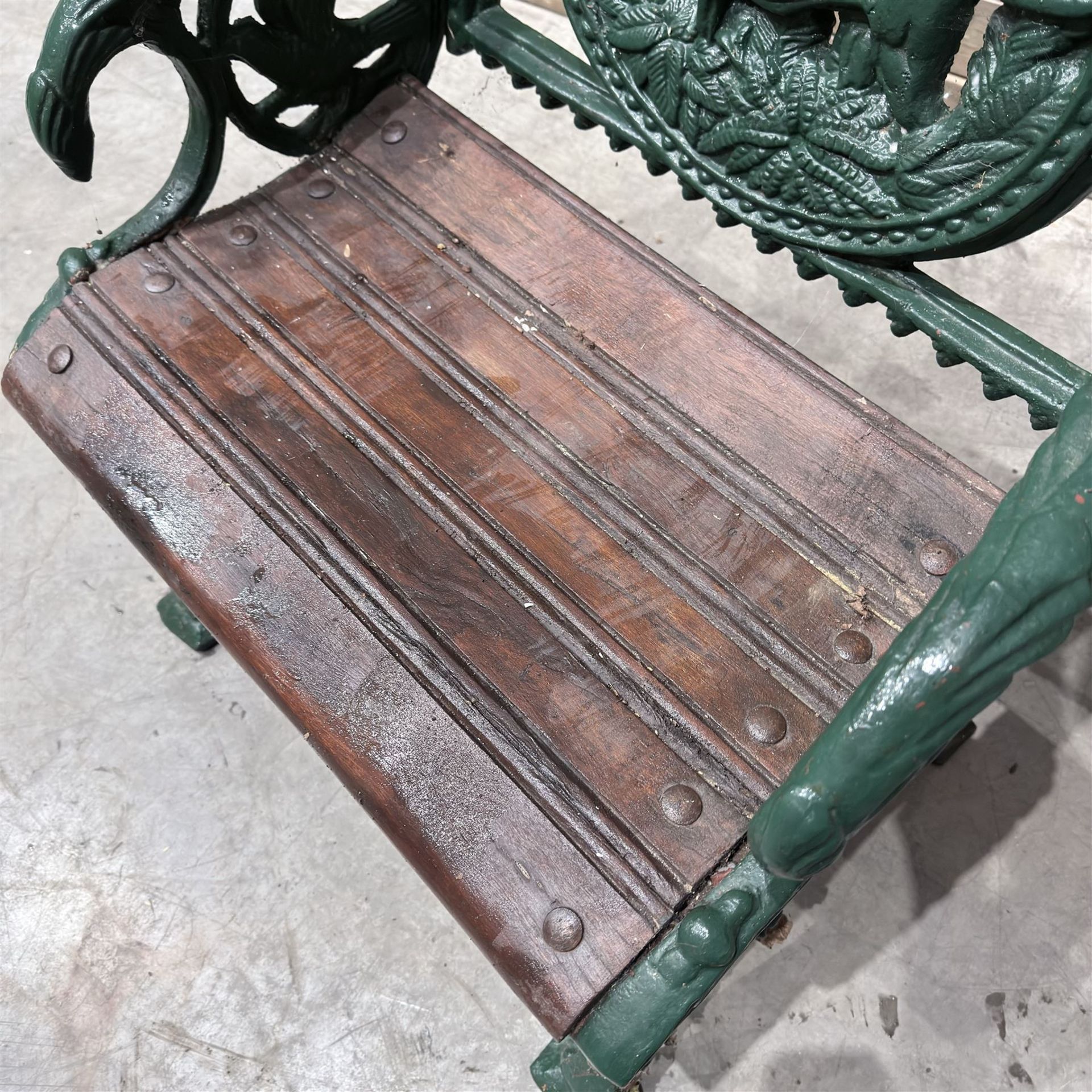 Cast iron and wood slatted garden seat - Image 5 of 7