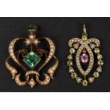 Edwardian Jewellery. A 15ct gold openwork peridot and pearl brooch