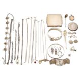 A COLLECTION OF SILVER AND WHITE METAL JEWELLEY